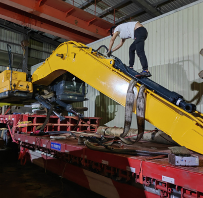 Amphibischer Bagger Long Reach 14M, langer Arm des Boom-CAT320, der den Fluss gräbt